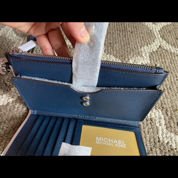 MK Wristlet PHONE Wallet DOUBLE ZIP - Picture 4 of 6